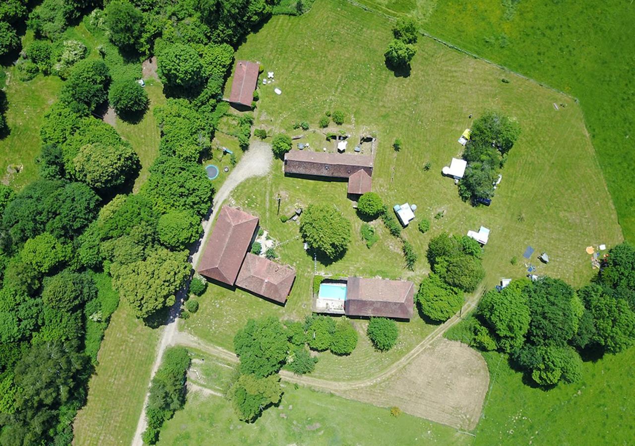 La Rhue Gites - JacuzziJumilhac-le-Grand エクステリア 写真