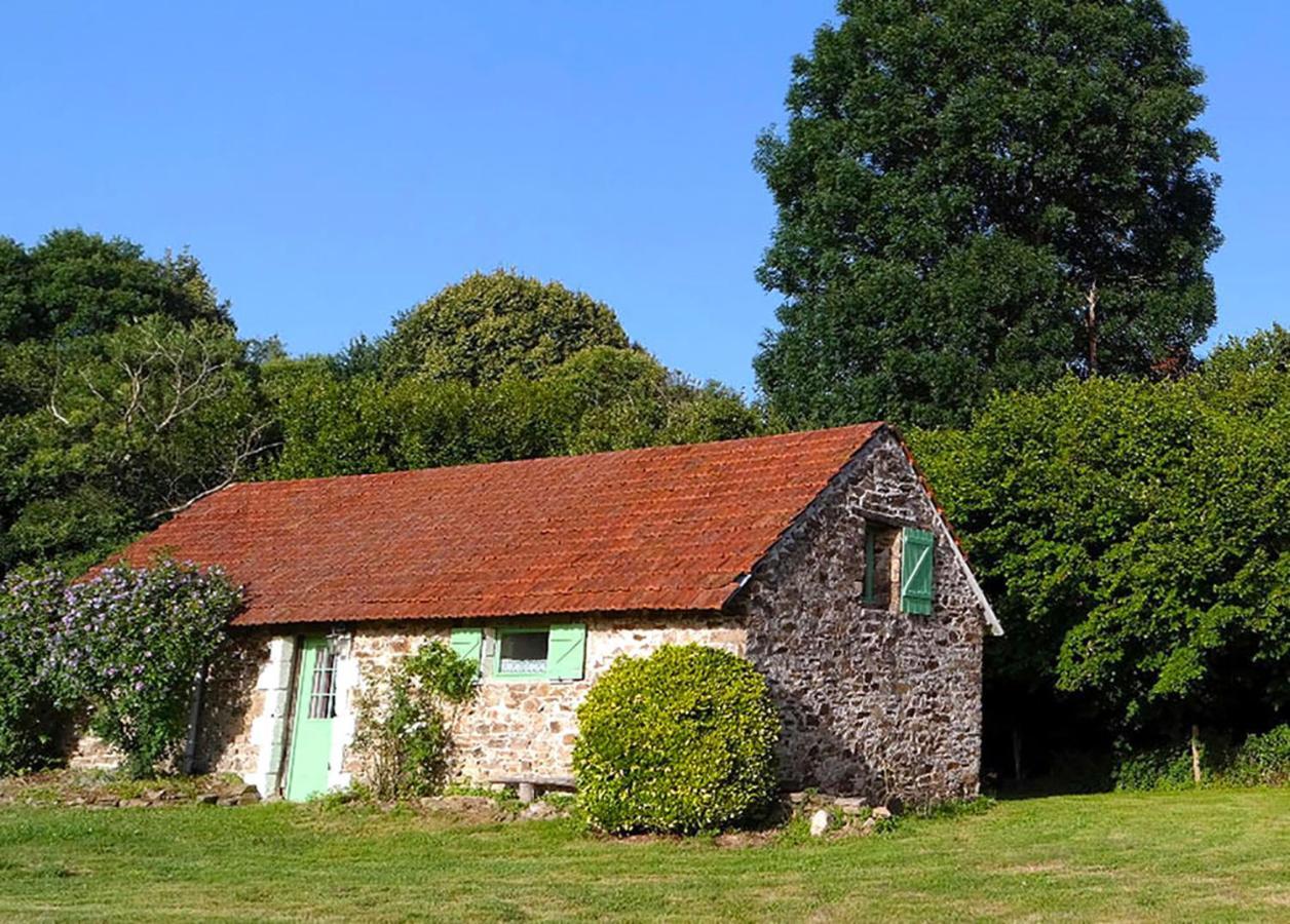 La Rhue Gites - JacuzziJumilhac-le-Grand エクステリア 写真